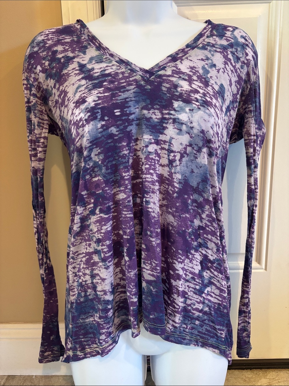 Erge Purple, White & Blue Tie-Dye V-Neck Long Sleeve Hooded Top